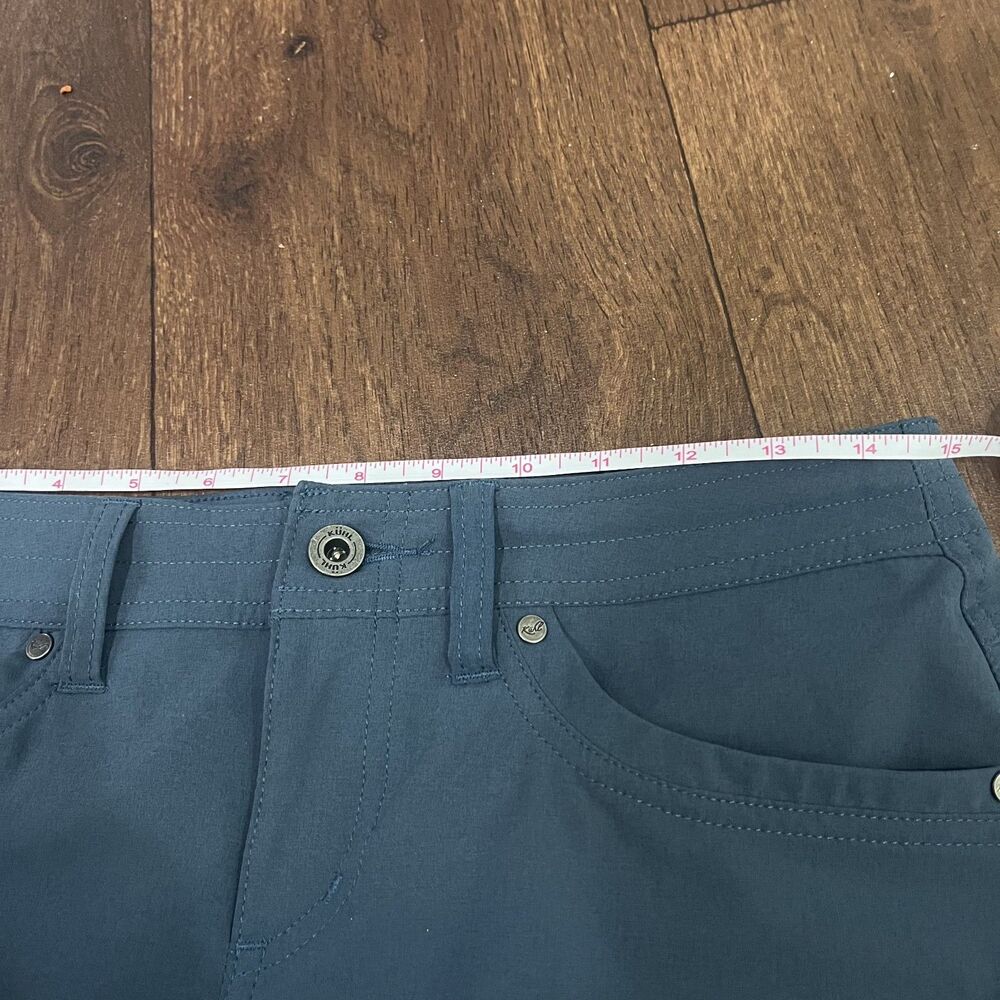 Women's Kuhl Cargo Hiking Bermuda Shorts Size 4 Navy Blue - Picture 5 of 6